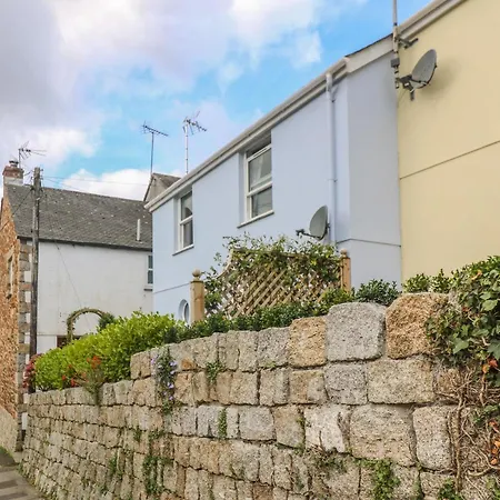 Riverside * Falmouth